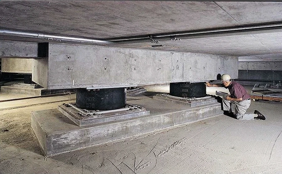 Diseño de Aislación Sísmica de Base en Calama: Protección Estructural en Zona de Alta Sismicidad